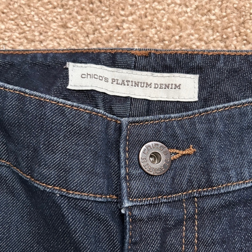 Chico's Ultimate Fit Dark Wash Denim Jeans Size 1.5 M/10 - Picture 7 of 11